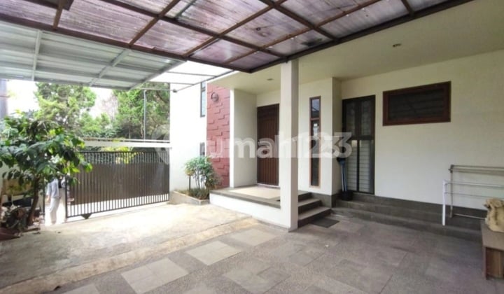 Disewakan Rumah 2 Lantai Furnished di Cigadung Bandung.