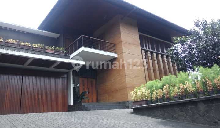 Rumah Murah 2 Lantai Siap Huni Bagus SHM di Daerah Dago