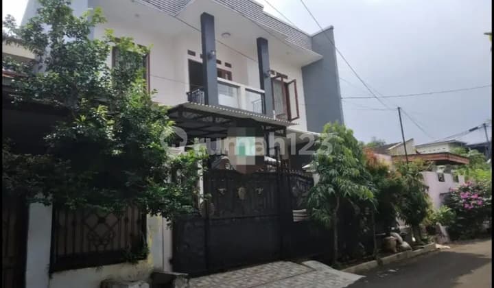 Rumah 2 Lantai di Komplek Alvita Kampung Sawah Ciputat