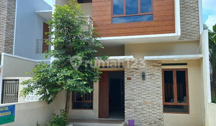 Rumah 2 Lantai Kalimulya Strategis Dekat GDC & Stasiun