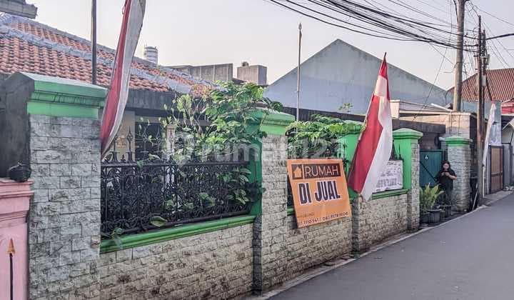 Rumah Luas Strategis Jalan H Saman Tugu Cimanggis