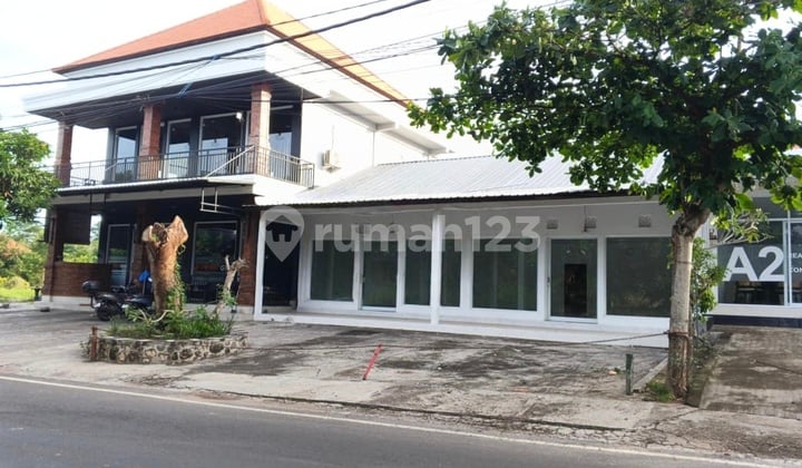 Shop House for Rent in Uluwat Area, Nice and Attractive