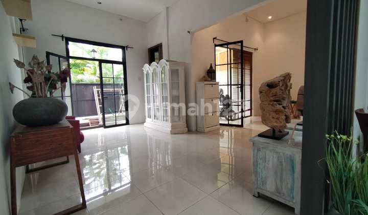 HOUSE FOR SALE IN JIMBARAN AREA, BEAUTIFUL AND ATTRACTIVE