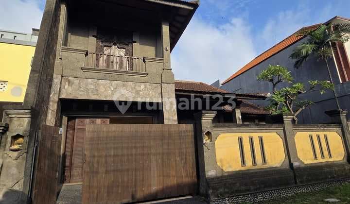 House For Sale in the Sesetan Area, Nice and Attractive