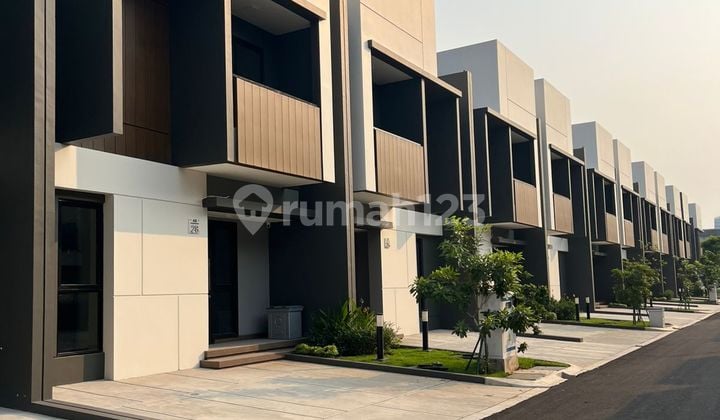 Dijual Rumah 2 Lt, Bagus dan Rapi + Furnished di Summarecon Crown Gading, Bekasi