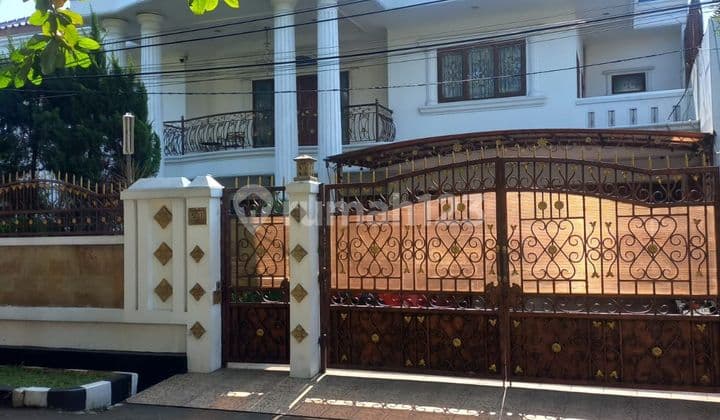 Rumah Dua Lantai Di Jual Melalui Lelang Dan As Is Di Perum Megapolitan Estate Jalan Delima Blok A No 260 Cinere Kota Depok Jawa Barat .