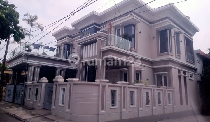 Rumah dua lantai di jual lelang dan as is di Perumahan pondok makmur jalan subur 8 blok b 8 no 1 Kel gebang raya Tangerang Banten .