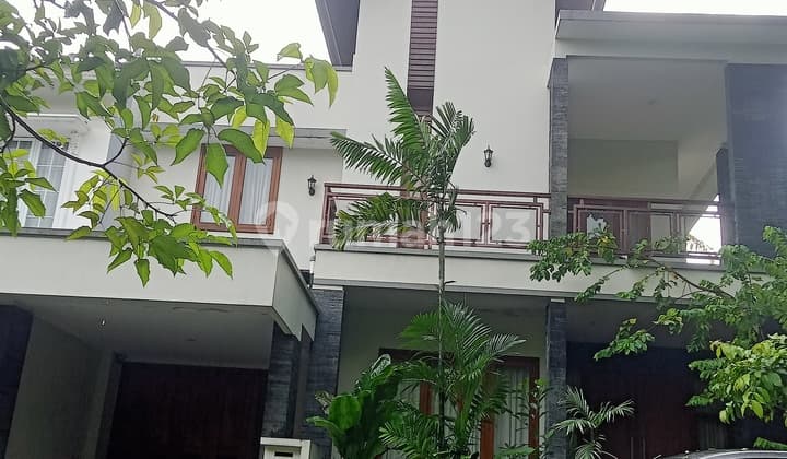 Rumah Dua Lantai di Jual Melalui. Lelang dan As Is .Di..Perumahan.kebayoran.village.blok.kl/C.no2. Kelurahan. Pondok.kecamatan. Pondok. Aren. Kota.tangerang.banten.