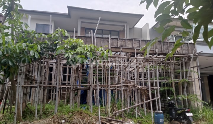 Two-Story House For Sale By Auction And As Is on Jl. Kota Wisata Raya, Ciangsana, Gn. Putri Sub-District, Bogor Regency, West Java, Gunung Putri