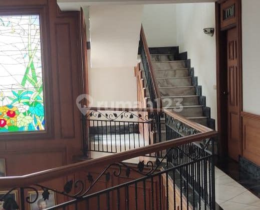 Dijual cepat Rumah mewah.rapi terawat Pluit putri
LT : 847 meter (25 x 34)
LB: 3 lantai (735 berdasarkan PBB)
HGB sampai Desember 2037
Listrik 2 meteran (10.600 dan 4.400)
Pam 2 meteran
Telepon 3 line
Bangunan :
Lantai 1
- KT 1 + KM 1
- KM tamu 1
Lant