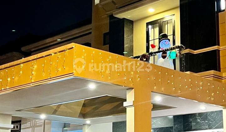 Cluster Menaggio Village Dijual Rumah Bangunan Mandiri Full Furnish Bergaya American Tropis