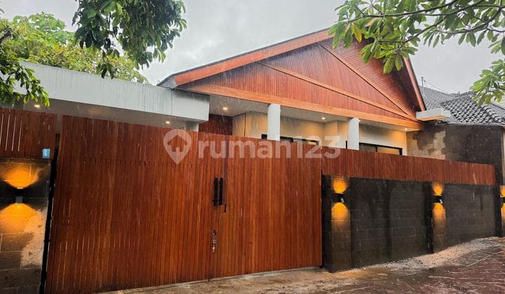 Rumah Lux Cantik Siap Huni di Kerobokan Bali