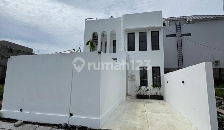 Villa Baru Modern Strategis di Dharmawangsa Nusa dua