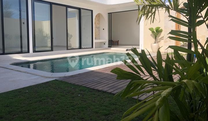Villa Baru Cantik Siap Pakai di Pererenan Badung