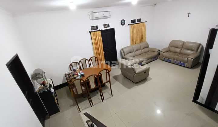 Dijual Cepat Rumah Cantik Terawat Siap Huni Full Furnished 2 Lantai Dekat Yogya Mekarwangi di Mekarwangi
