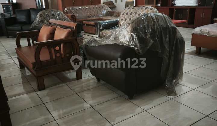 Dijual/Disewakan Ruang Usaha Luas Bagus Terawat Siap Huni Pusat Kota Strategis Dekat Yogya Di Jalan Sunda