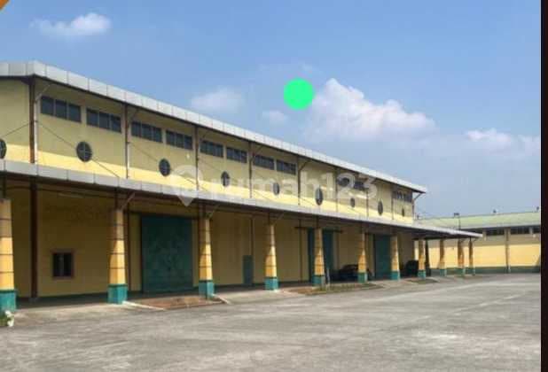 Dijual Tanah dan Bangunan Pabrik Bagus Lengkap dengan Mesin Fasilitas Penunjang Strategis Kawasan Industri Berkembang Cocok untuk Produksi Pergudangan Investasi jangka panjang di Jalan Syech Quro Plawd Karawang Timur Jawa Barat