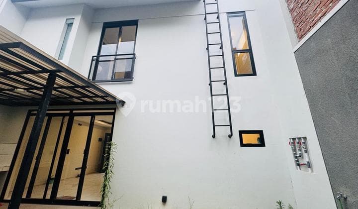 Disewakan Rumah Baru Bagus Siap Huni 2 Lantai di Punabuana