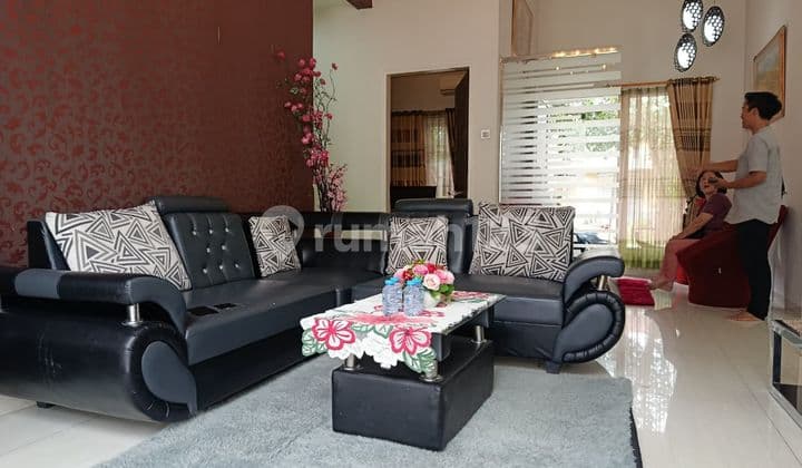 Jual/Sewa Rumah Bagus Cantik Lux Terawat Siap Huni Full Furnished Taman Belakang Luas di Tatar Jingganagara Kota Baru Parahyangan