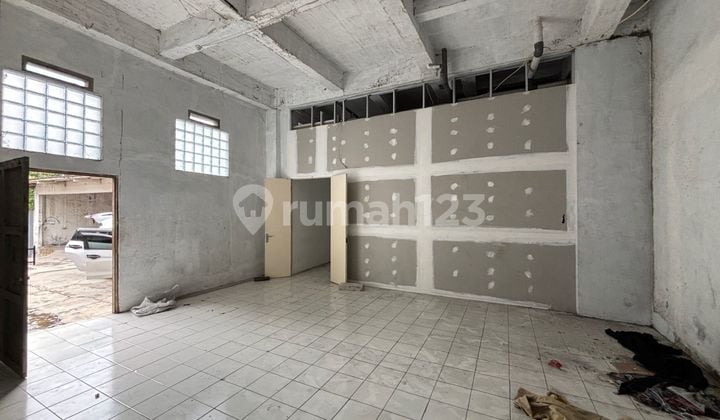 Dijual Gudang Kantor dan Kostan Kondisi Kosong karena Mau Dijual Cepat Bagus Luas Terawat Siap Huni Nego Cepat Akses Containter Dekat Tol Pasir Koja di Sayap Soekarno Hatta