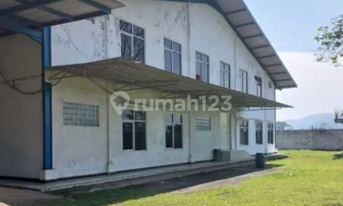 Dijual Murah Gudang Bekas Garment Luas Bagus Terawat Siap Huni 2 Lantai Akses Gerbang 5 Buah Kontainer 40 Ft di Banjaran Kabupaten Bandung