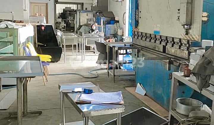 Dijual Gudang Luas Bagus Terawat Siap Huni Masuk Container 20 Ft SHM di Sukamenak