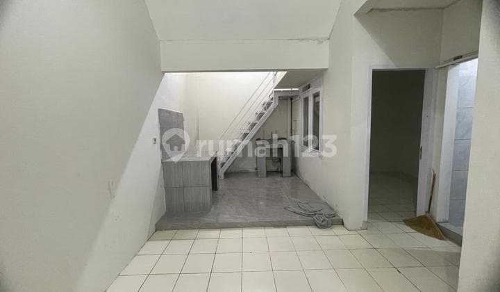 Dijual Rumah Bagus Terawat Baru Cat Rapi Siap Huni Ada Gudang di Banyak Sumba KBP
