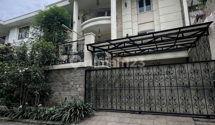 Jual Rumah Mewah Bagus Cantik Lux Luas Terawat Siap Huni Lokasi Strategis di Setraduta Raya