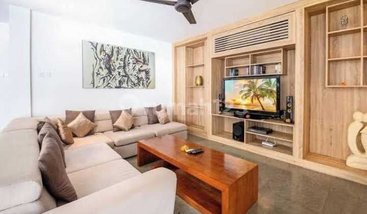 Dijual Villa Mewah Bagus Lux Luas Taman Asri Siap Huni Full Furnished Lingkungan Tenang di Seminyak