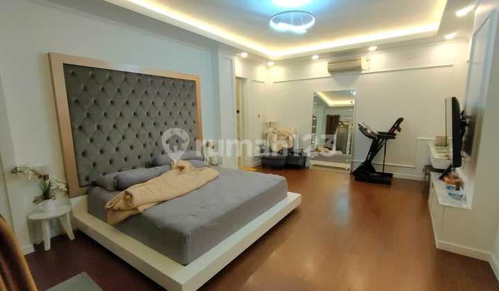 Dijual Cepat Rumah Cantik Bagus Luas Terawat Siap Huni SHM Ada Kolam Ikan di Singgasana Pradana