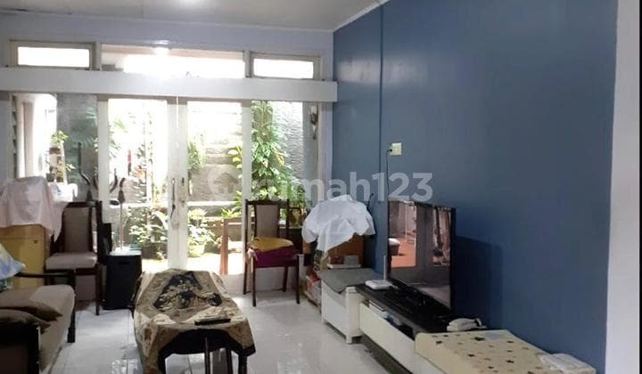 Dijual Ruang Usaha Bagus Luas Cantik Terawat Siap Huni Bebas Banjir Hadap Selatan bisa Nego Cepat di Kopo Permai