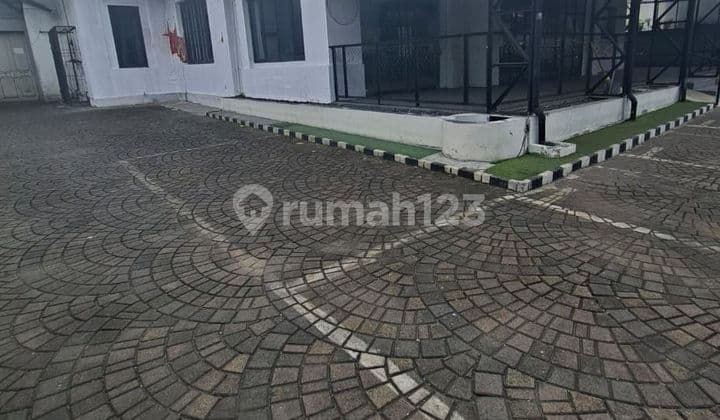 Disewakan Ruang Usaha Bagus Luas Terawat Siap Huni Ex Cafe yang Sudah Jalan 10 Tahun di Sayap Riau