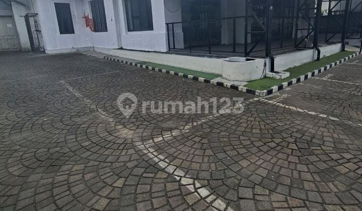 Disewakan Ruang Usaha Bagus Luas Terawat Siap Huni Ex Cafe yang Sudah Jalan 10 Tahun di Sayap Riau