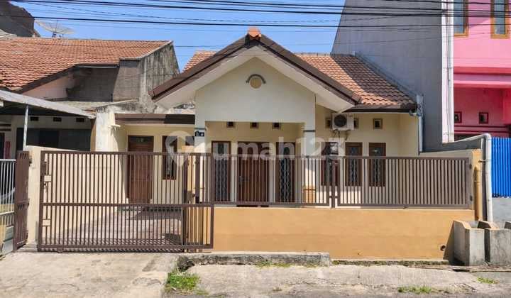 Jual Cepat Rumah Bagus Cantik Terawat Siap Huni Hadap Timur Bangunan 1 Lantai di Taman Kopo Indah 3