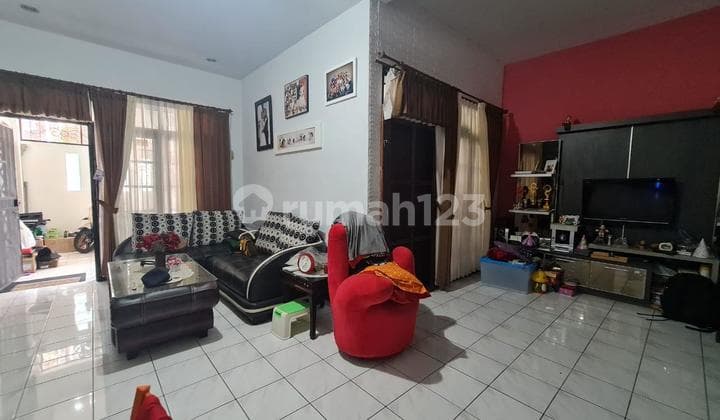 Dijual Rumah Bagus Terawat Nyaman Siap Huni Dekat Sekolah Pusat Kuliner Jalan depan rumah sudah mulus di Taman Kopo Indah 1
