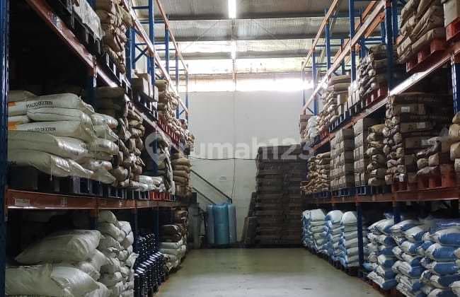 Dijual Gudang Bagus Luas Terawat Siap Huni Nego Sampai Deal Akses Container 20 Ft di Kopo Area Sekekumbung Nego Sampai Deal