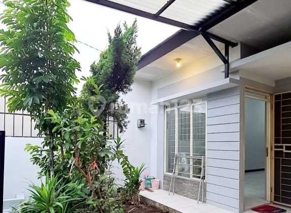 Dijual Rumah Bagus Terawat Siap Huni SHM bisa Nego di Taman Holis Indah 2 Bandung