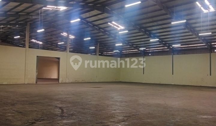Disewakan Gudang Bagus Rapih Terawat Luas Siap Huni Akses Container 40 ft Jalan Cor beton Keamana 24 Jam di Kopo Katapang