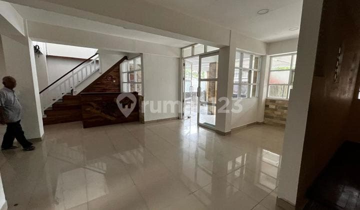 Sewa Ruang Usah Bagus Lux Cantik Siap Huni Cocok untuk Kantor Gym Cafe Kuliner dan Usaha Lainnya bisa Nego di Sayap Riau