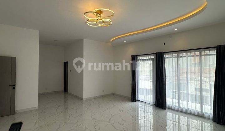 Dijual Rumah Keren Minimalis Modern Bagus Siap Huni 2 Lantai Ada Gudang Bonus Canopy di Taman Kopo Indah 2