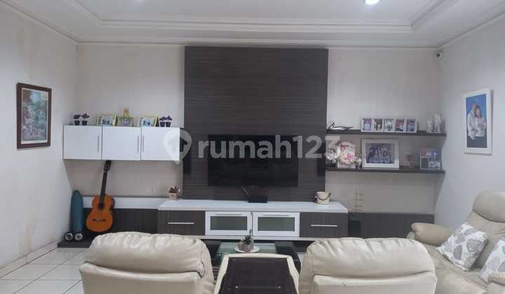 Disewakan Rumah Bagus Terawat Siap Huni Full Furnished Bisa Nego di Singgasana