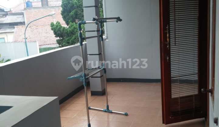 Dijual Rumah Minimalis Bagus Siap Huni Full Furnished 2 AC 2 Water Heater SHM 2 Lantai di Setra Duta