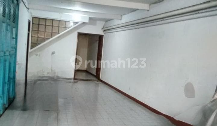 Disewakan Ruko + Gudang Bagus Siap Huni Daerah Jualan Kain Mainroad Bisa Nego di Holis