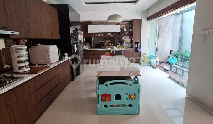 Dijual Rumah Bagus Lux Luas Terawat Siap Huni Semi Furnished Ada Ruang Komputer Ruang Serba Guna di Taman Mekar Utama