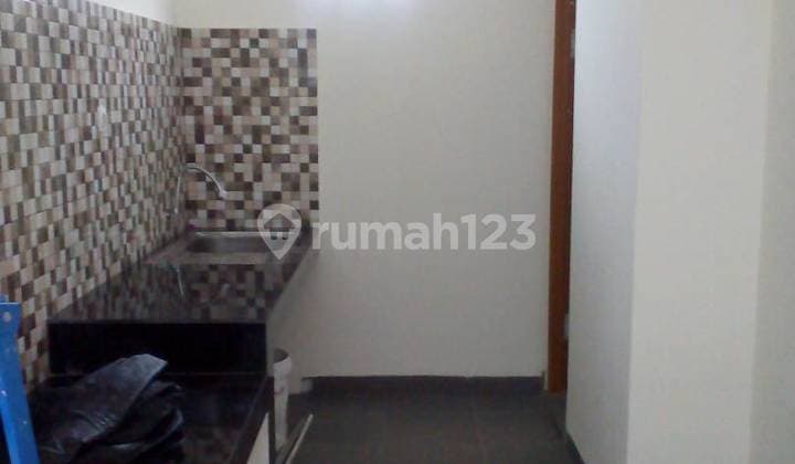 Jual Rumah Baru Bagus Cantik Terawat Siap Huni Akses Jalan 2 Mobil SHM Bangunan 2 Lantai di Kurdi