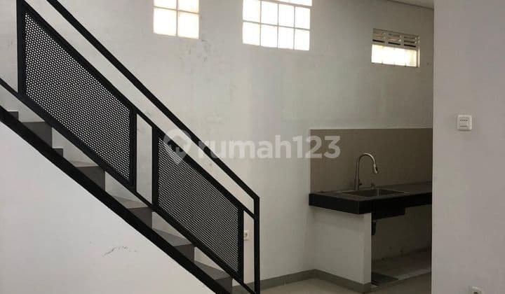 Sell Beautiful, Well-Maintained, Ready-to-Occupy East-Facing House at Taman Holis Indah 1
