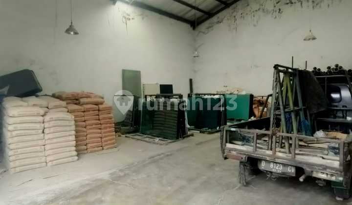Dijual Ruang Usaha Luas Bagus Terawat Siap Huni SHM bisa Nego Masuk Truk Engkel di Jalan Gunung Batu Pasteur Kota Bandung