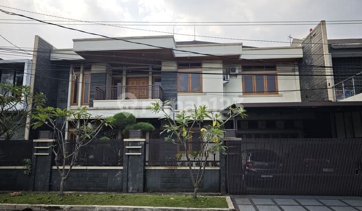 Jual Rumah Lux Bagus Cantik Luas Terawat Siap Huni Bangunan 2 Lantai Ada Alarm Vtm di Mekarwangi