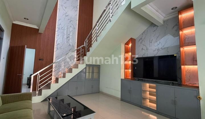 Disewakan Rumah Bagus Asri Terawat Lokasi Strategis di Tengah Kota Baru Renov Full Furnished Milik Pribadi Dekat TSM Sekolah Griya BuahBatu Superindo RS Mayapada Hook di Daerah BKR