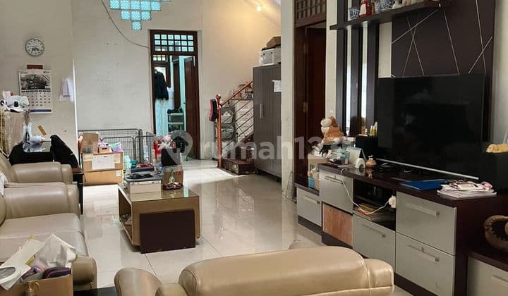 Dijual Rumah Bagus Strategis Terawat Siap Huni Full Furnished SHM di Jalan Pndawa Sayap Pajajaran